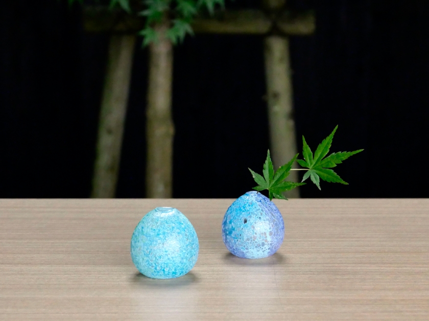 ガラス美術品　ガラス工芸品　作家　工房　吹きガラス　花瓶　アグネス　スメタナ mh080a.jpg
